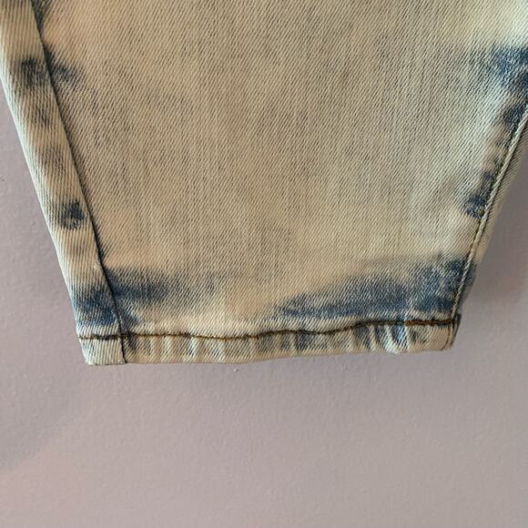 Judy Blue Women's size 16W Slim Fit Light Wash Jeans Minimalist Stretchy - Picture 4 of 10